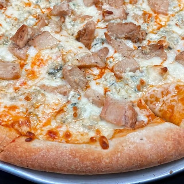 Buffalo Chicken Bleu Cheese Pie Pizza (Large).